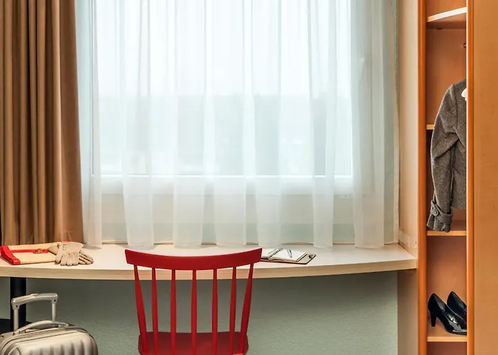 Ibis Mulhouse Ile Napoleon 3* סושיים